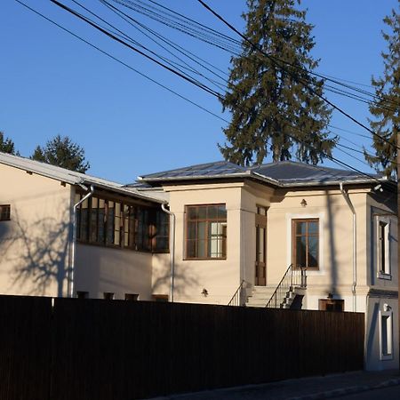 トゥルゴヴィシュテOld Town Apartamentアパートメント エクステリア 写真